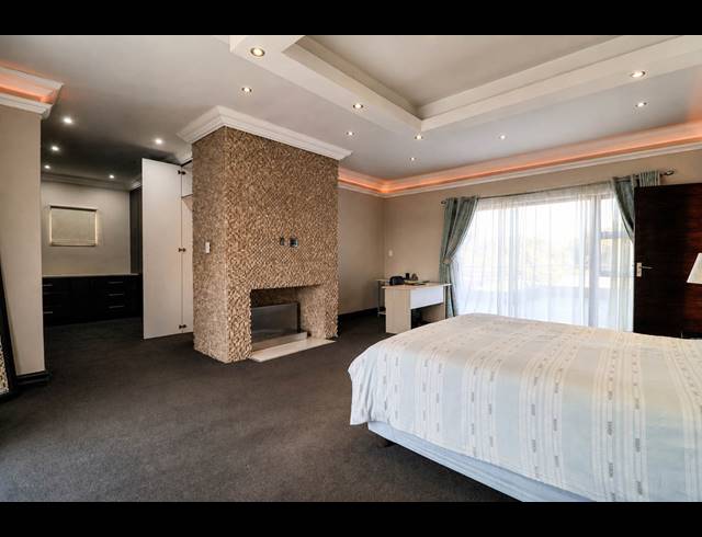 4 BEDROOM GOLF ESTATE FOR SALE IN BLUE VALLEY GOLF ESTATE
